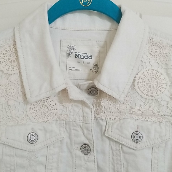 Mudd® Crochet Yoke Ripped Denim Vest - Picture 4 of 10